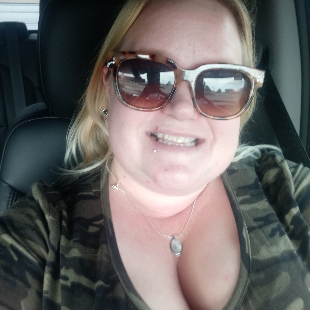 Meet your Posher, Candace